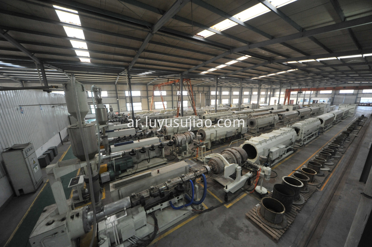 ورشة إنتاج أنابيب PE PE pipe production workshop